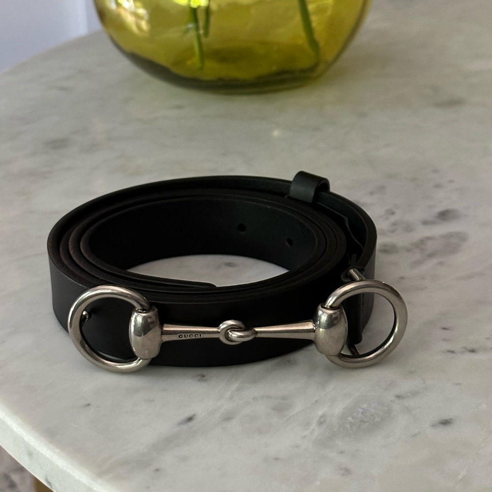 Gucci vintage black leather skinny belt size 42